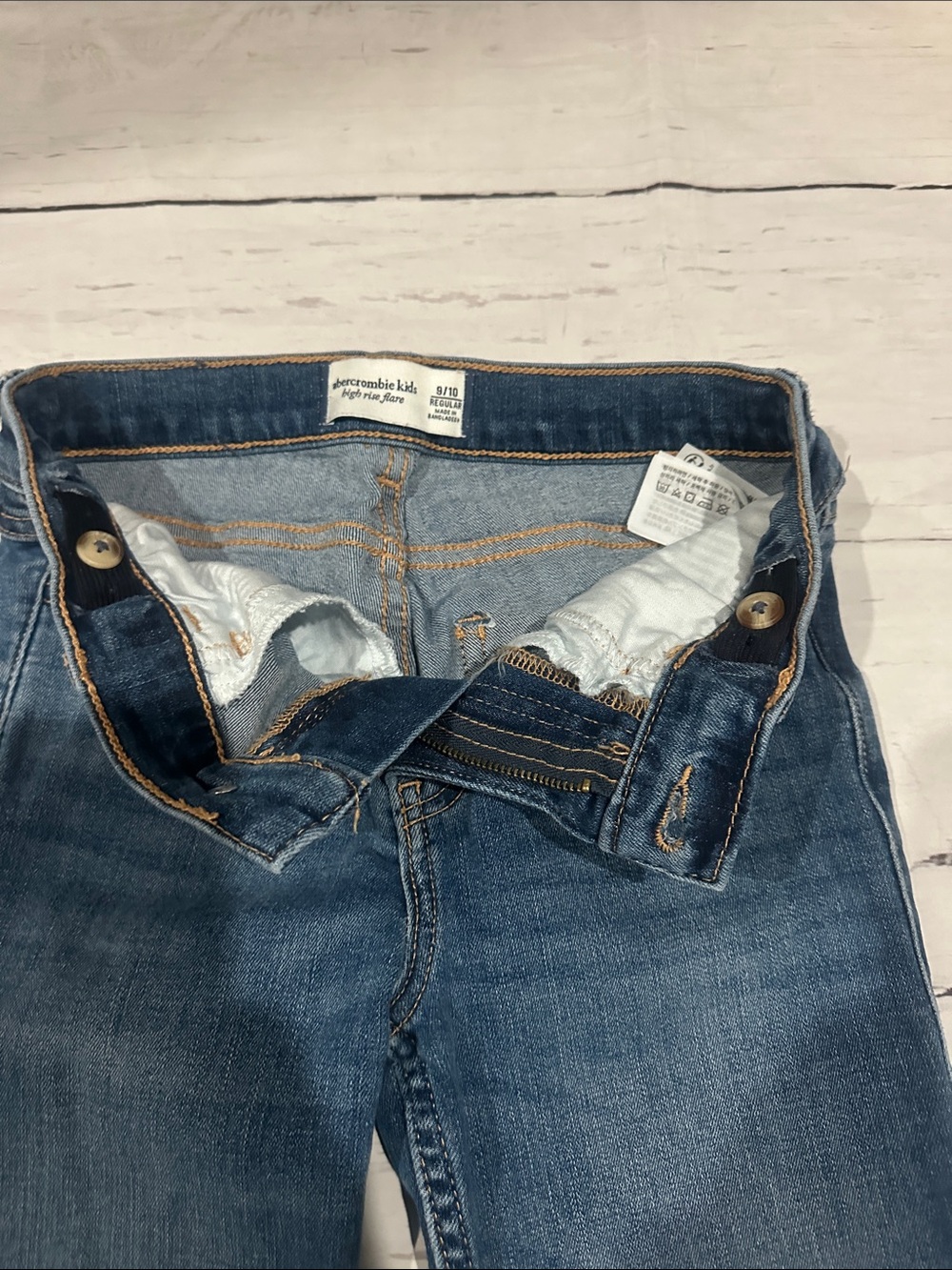 abercrombie kids Mid-Blue high rise Flare Jeans 9/10 - Picture 4 of 9